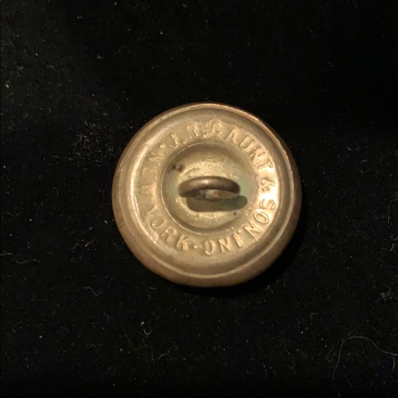 Canadian Button♣️ - Picture 2 of 2